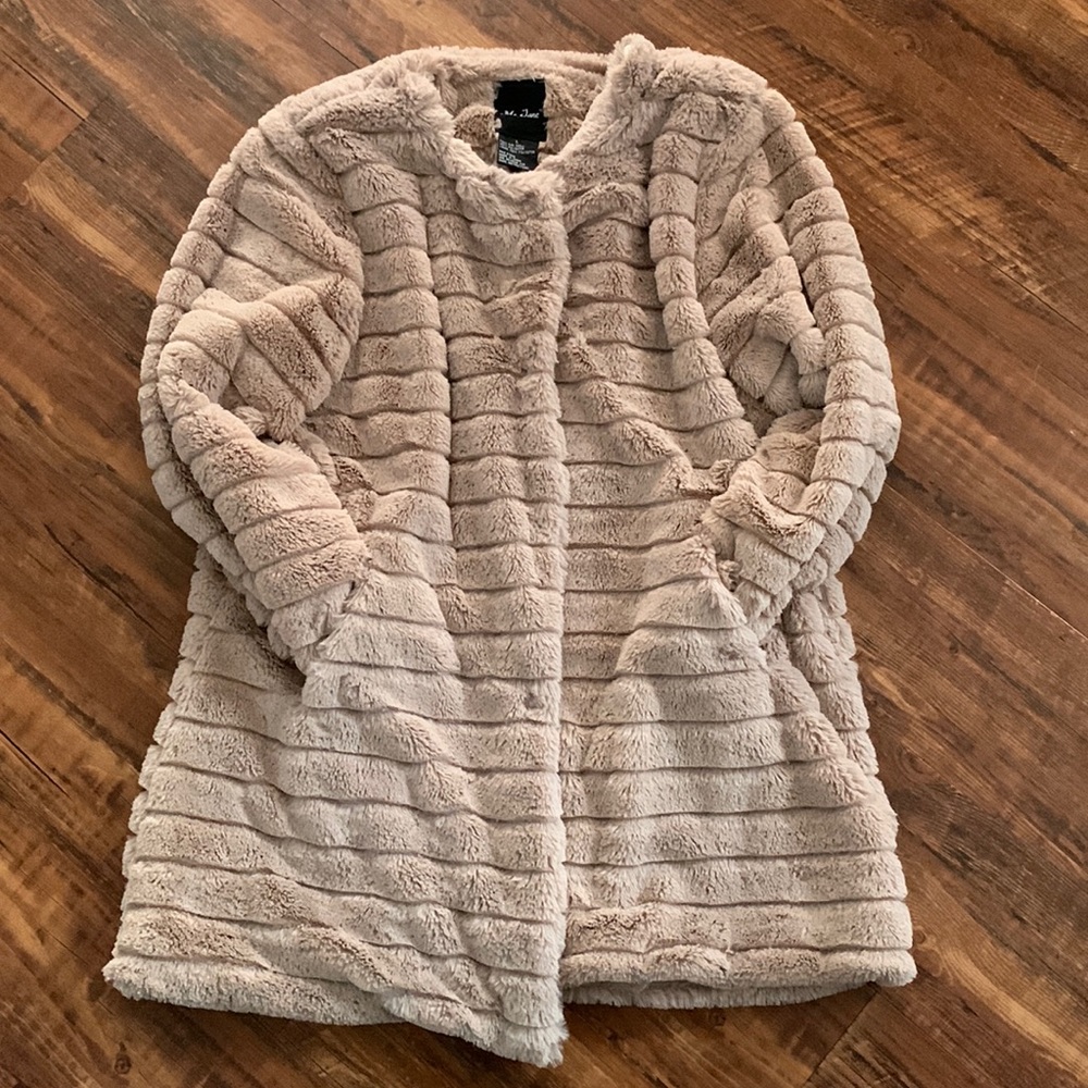 Cozy Faux Fur Jacket in Light Taupe